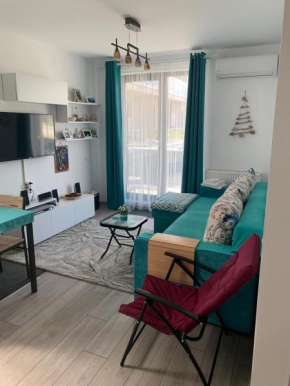 Marlene 4, Mamaia